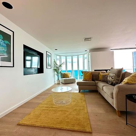 Stunning Panoramic Sea View Beach Location - Sleeps Up To 4 People - Free Parking - The Best Beach! - Great Location - Fast Wifi - Smart Tv - Newly Decorated - Sleeps Up To 4! Close To Bournemouth & Poole Town Centre & Sandbanks Exteriör bild