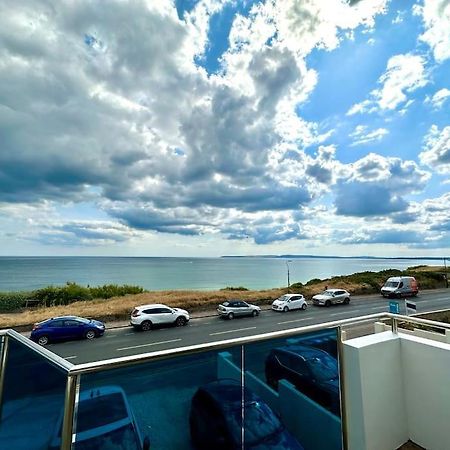 Stunning Panoramic Sea View Beach Location - Sleeps Up To 4 People - Free Parking - The Best Beach! - Great Location - Fast Wifi - Smart Tv - Newly Decorated - Sleeps Up To 4! Close To Bournemouth & Poole Town Centre & Sandbanks Exteriör bild